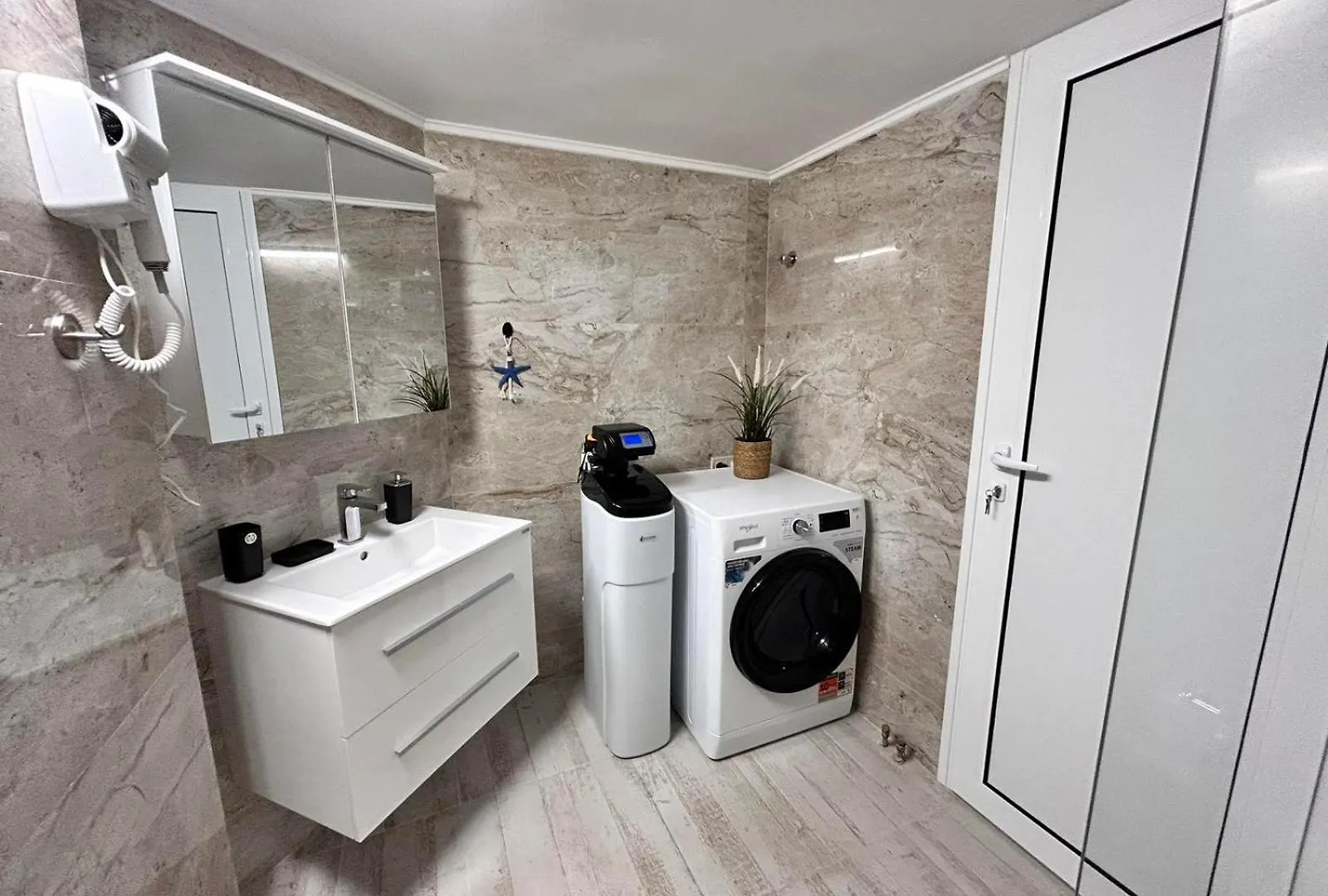 Riviera Apartment Peraia  Greece
